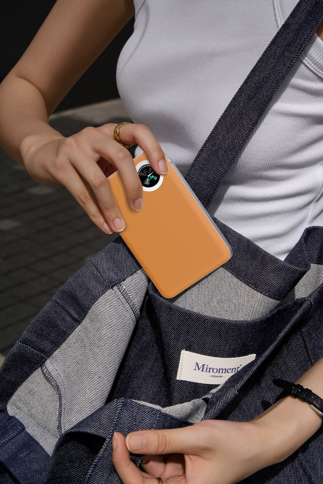 LZEL Novus MagPower 10,000mAh PD MagSafe Power Bank 20W USB-C | Orange